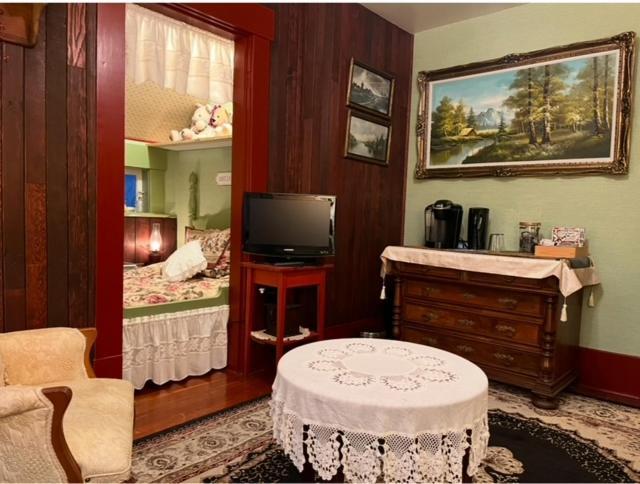 The Hazelhouse Bed & Breakfast Chilliwack Ngoại thất bức ảnh